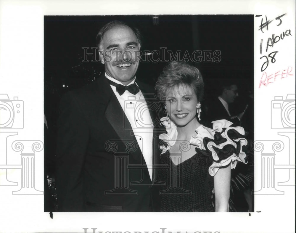 1991 Press Photo Doug Dieken and wife, Connie at fund raiser for abused children- Historic Images