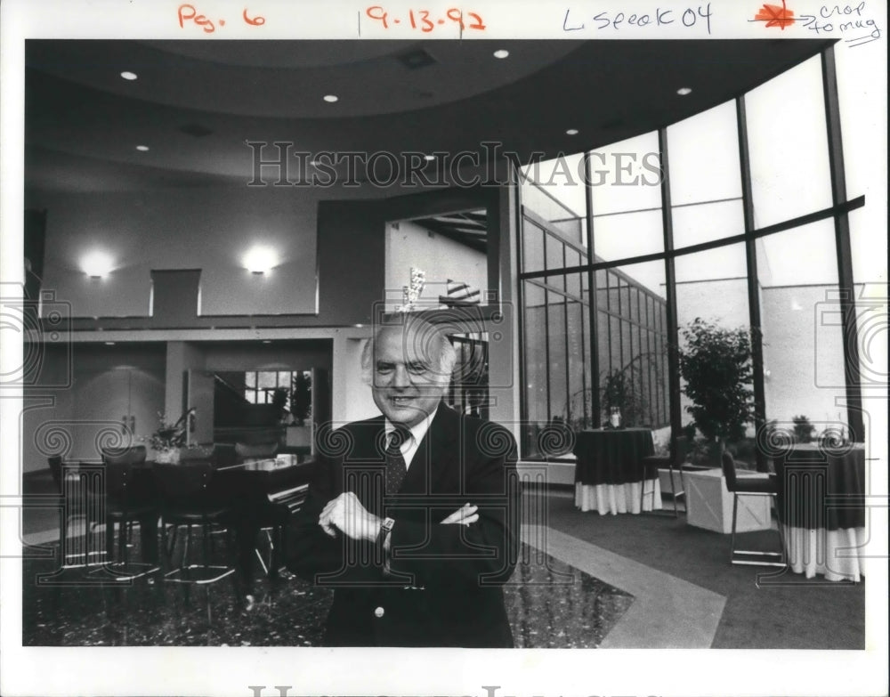 1987 Press Photo Harlan Diamond in his Landerhaven Party Center