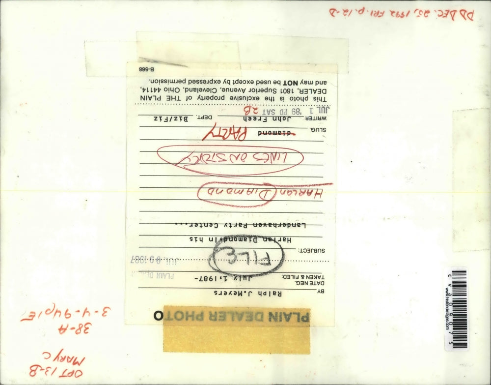 1987 Press Photo Harlan Diamond in his Landerhaven Party Center