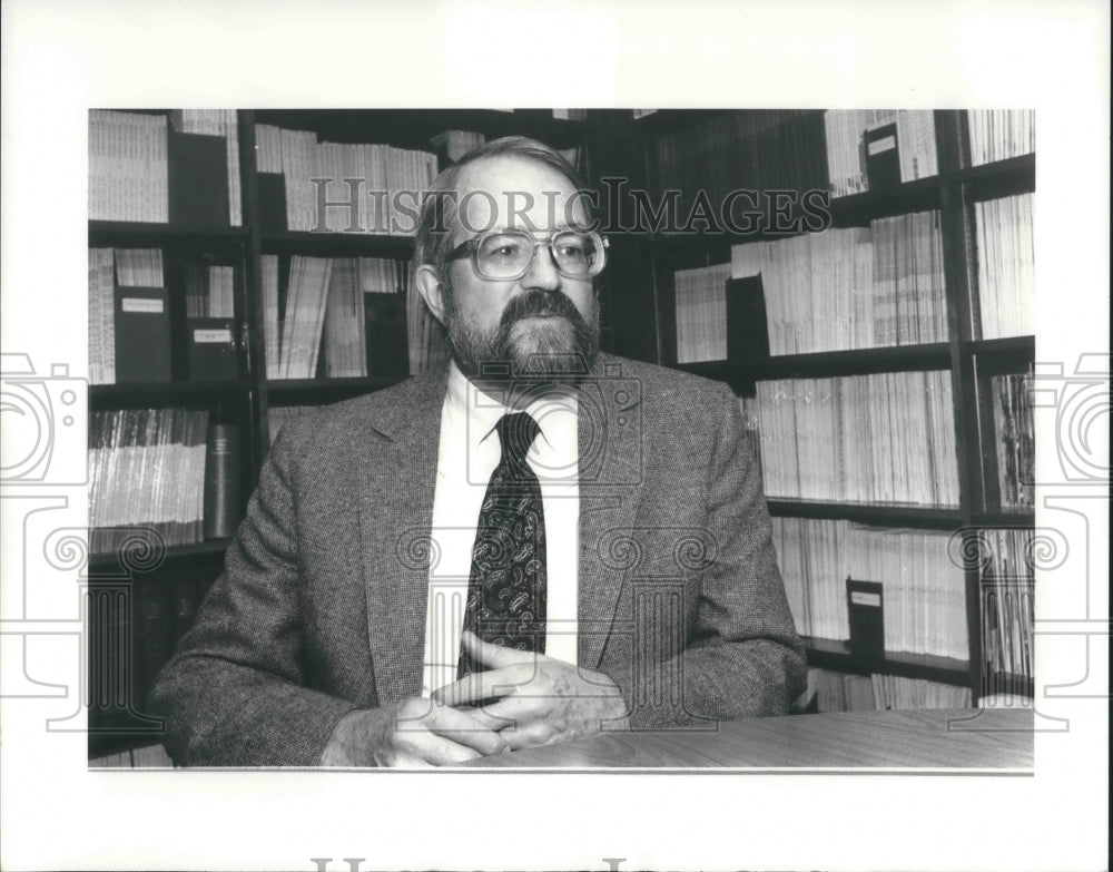 1983 Press Photo Fred De Seers, waste expert- Historic Images