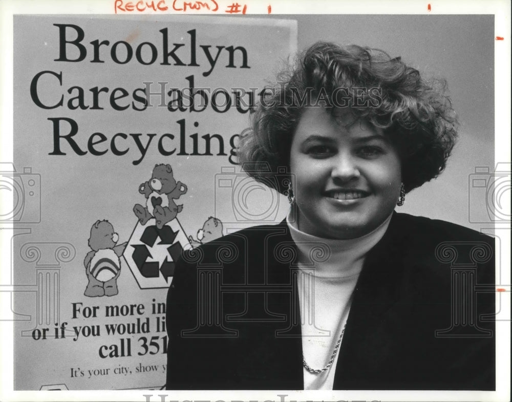 1991 Press Photo Collett Donnelly, Coordinator of Recycling for Brooklyn- Historic Images