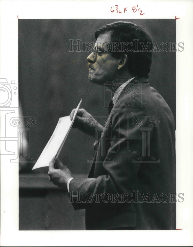 1991 Press Photo Prosecutor John Clough during Walter Burkes Trial.- Historic Images