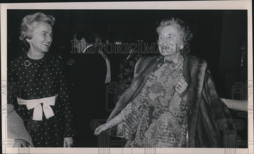 1972 Press Photo Mrs. Alfred M. Rankin and Mrs. Howard Eels Jr. - Historic Images