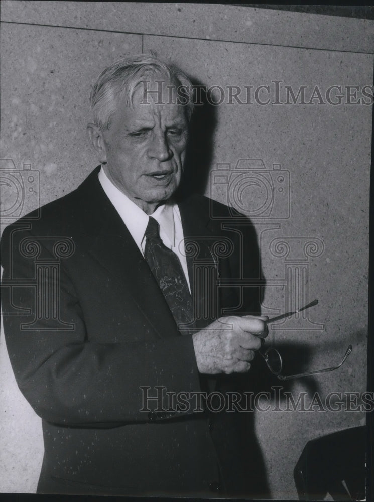 1954 Press Photo William J. Corrigan at Dr Sheppard murder trial - cva10035- Historic Images