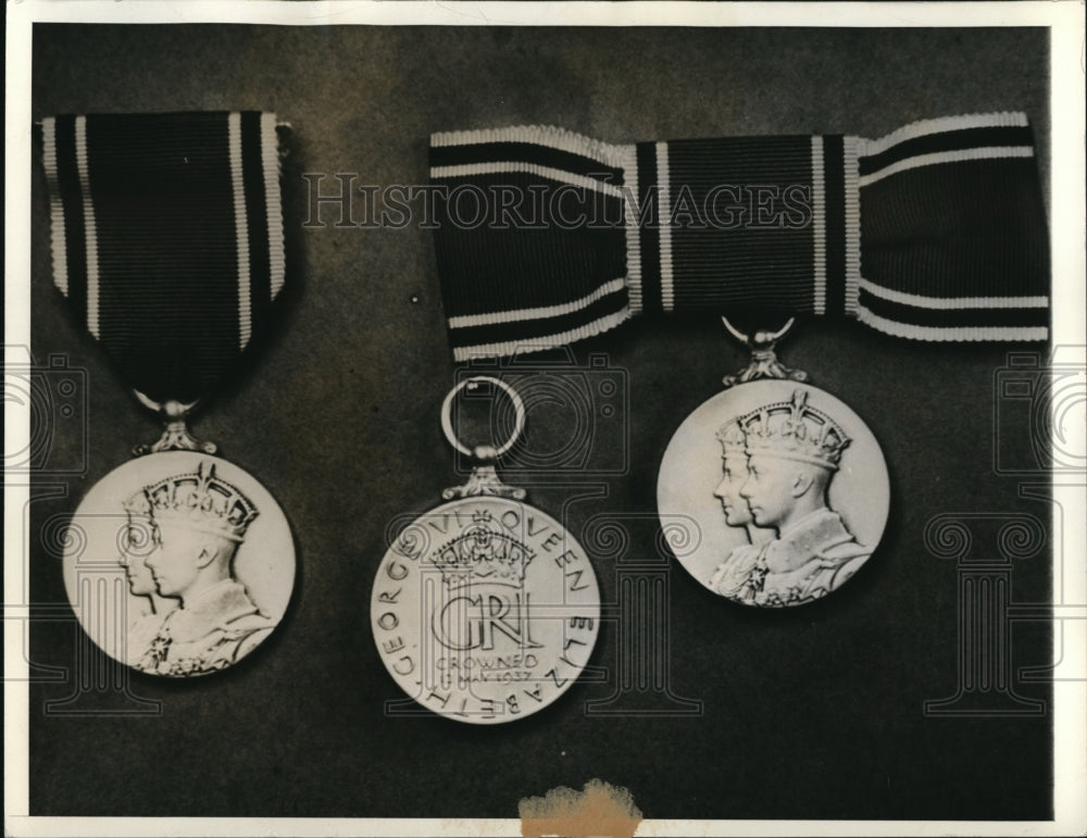 1937 Press Photo Kings Coronation Medal - cva10268- Historic Images
