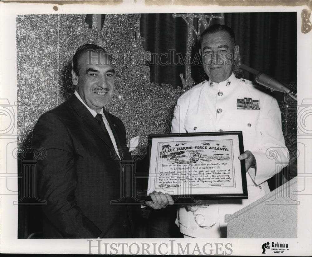 1963 Press Photo Mayor Anthony Celebrezze of Cleveland received Plaque.- Historic Images