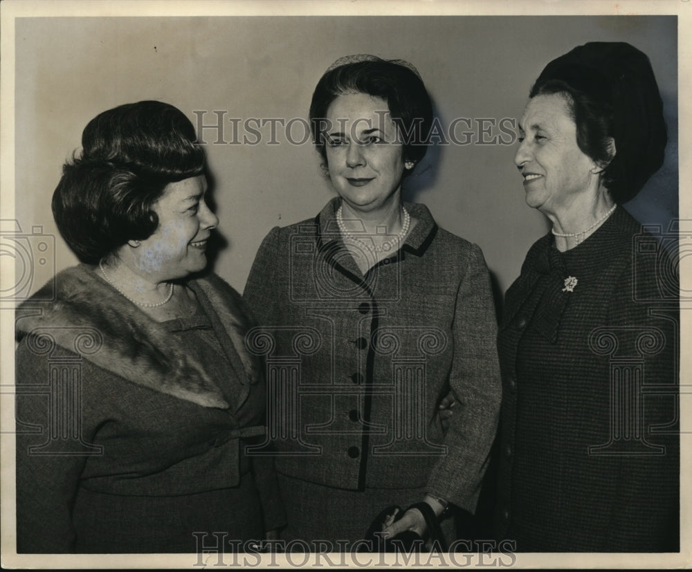 1965 Press Photo Mrs Anthony Celebrezze, Mrs Eugene JM McCarthy & Mrs Fanoaltea