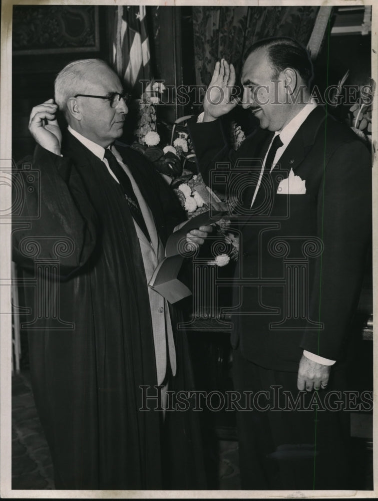 1953 Press Photo Judge Joyseth Hurd and Mayor Anthony Celebrezze - cva10492- Historic Images