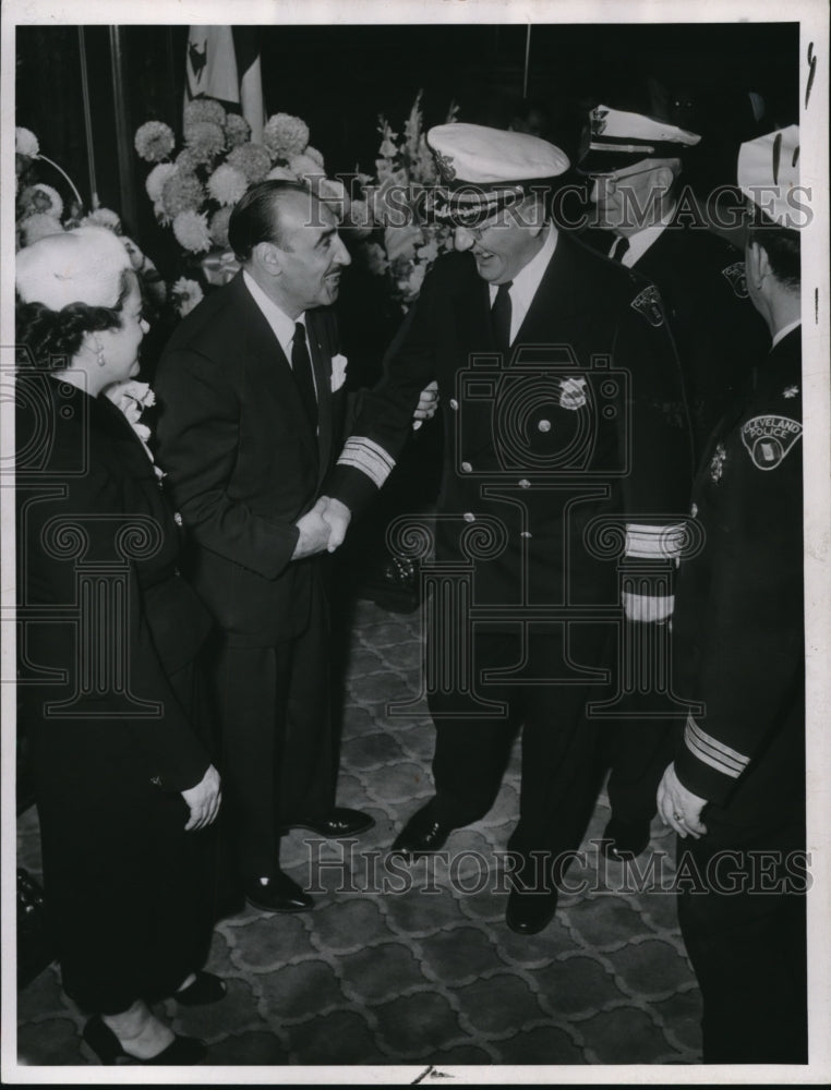 1953 Press Photo Mrs Celebrezze &amp; Mayor With Chief Story &amp; Inspector Costello- Historic Images