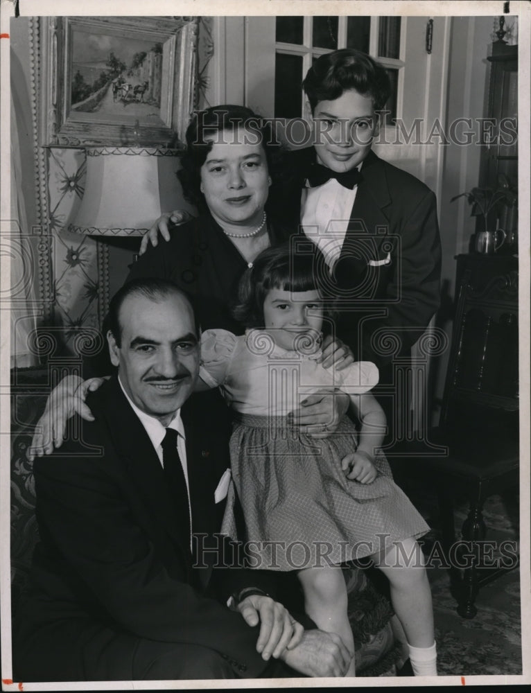 1953 Press Photo Mayor Anthony Celebrezze Sr Mrs Anne Celebrezze Anthony Jr Susa- Historic Images