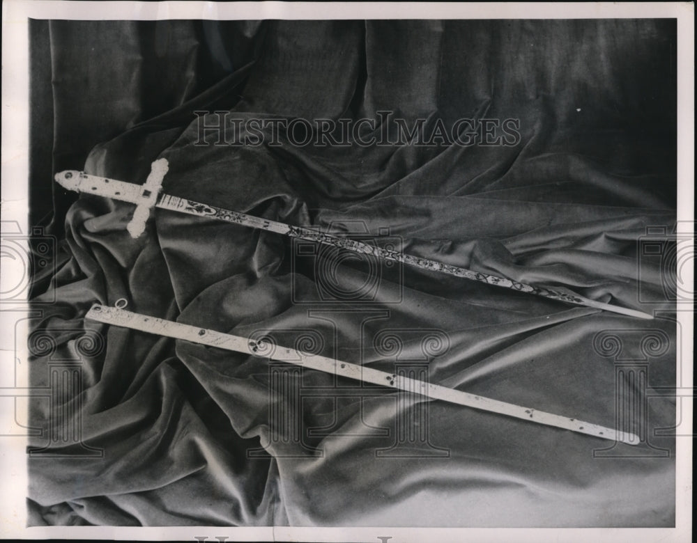 1952 Press Photo Jeweled Sword of State which is described as the most beautiful- Historic Images