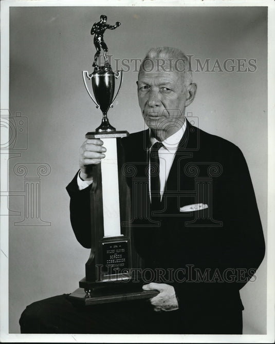 1964 Press Photo Gordon Cobbledick - cva11318- Historic Images