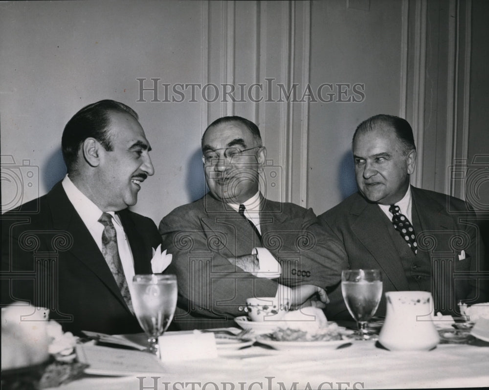 1954 Press Photo Mayor Anthony J. Celebrezze, Julian Freeman, Galen Miler - Historic Images