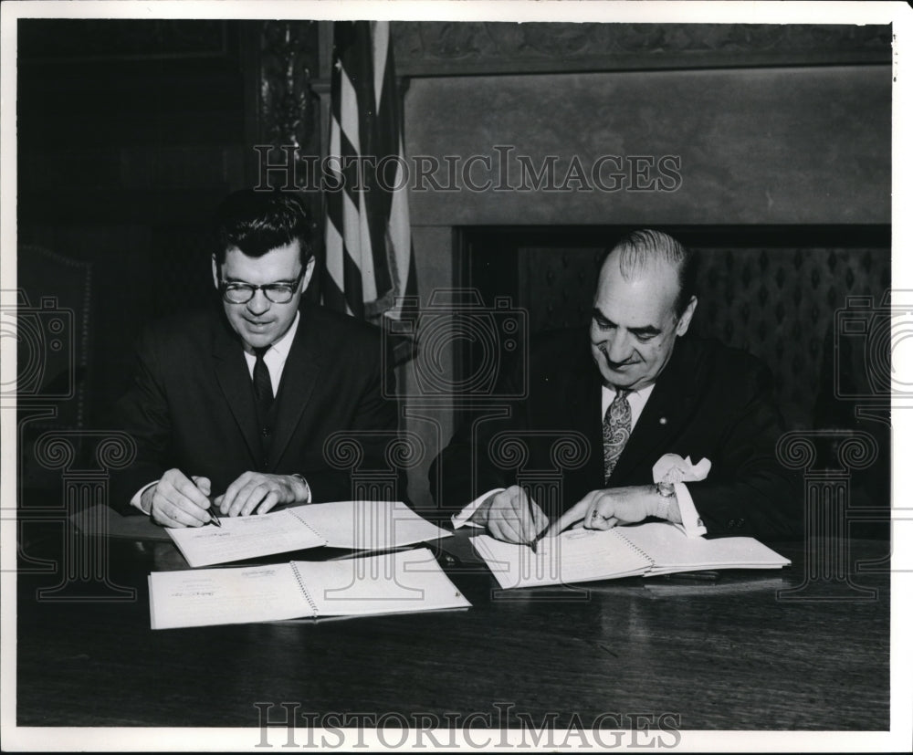 1962 Press Photo Charles H King Mayor Anthony Celebrezze - cva11509- Historic Images