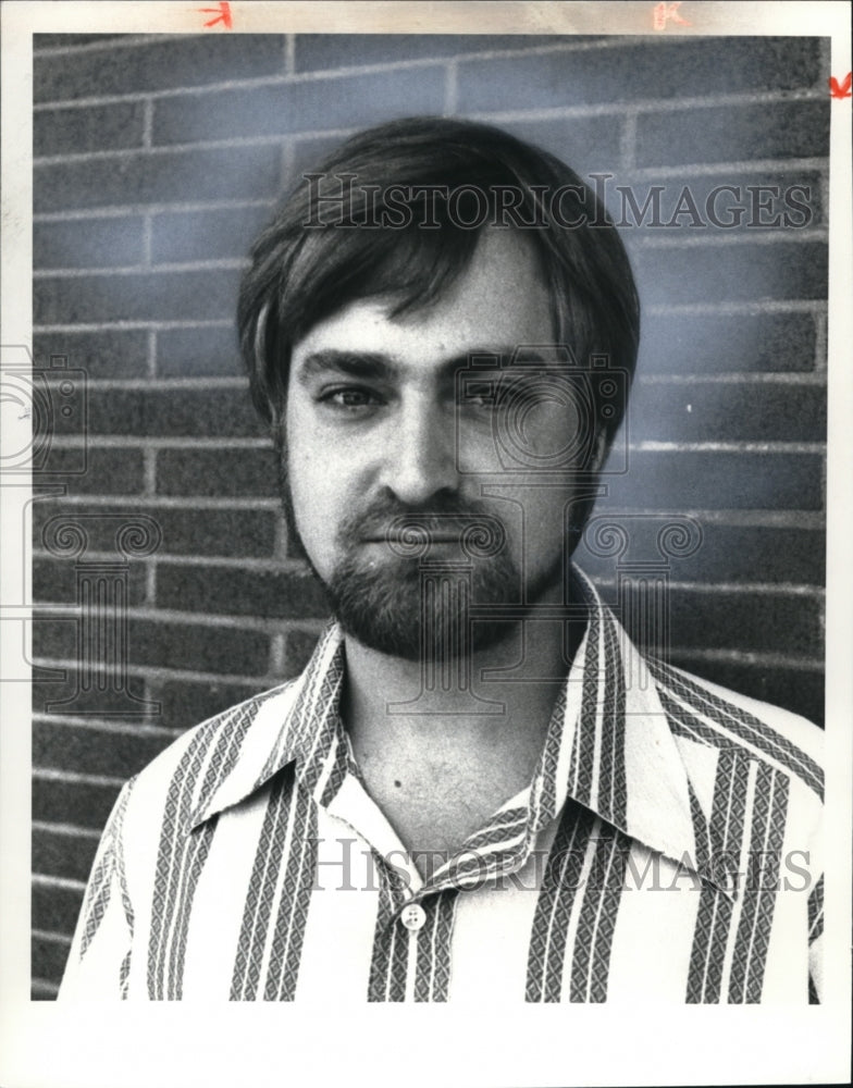 1980 Press Photo Russ Fenster who had a mortgage refused by State Savings Loan- Historic Images