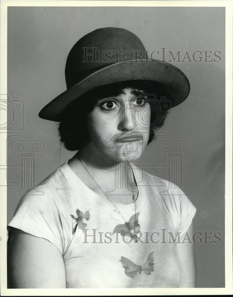 1970 Press Photo Leslie Felbain Rainbow eccentric dance &amp; street theatre- Historic Images