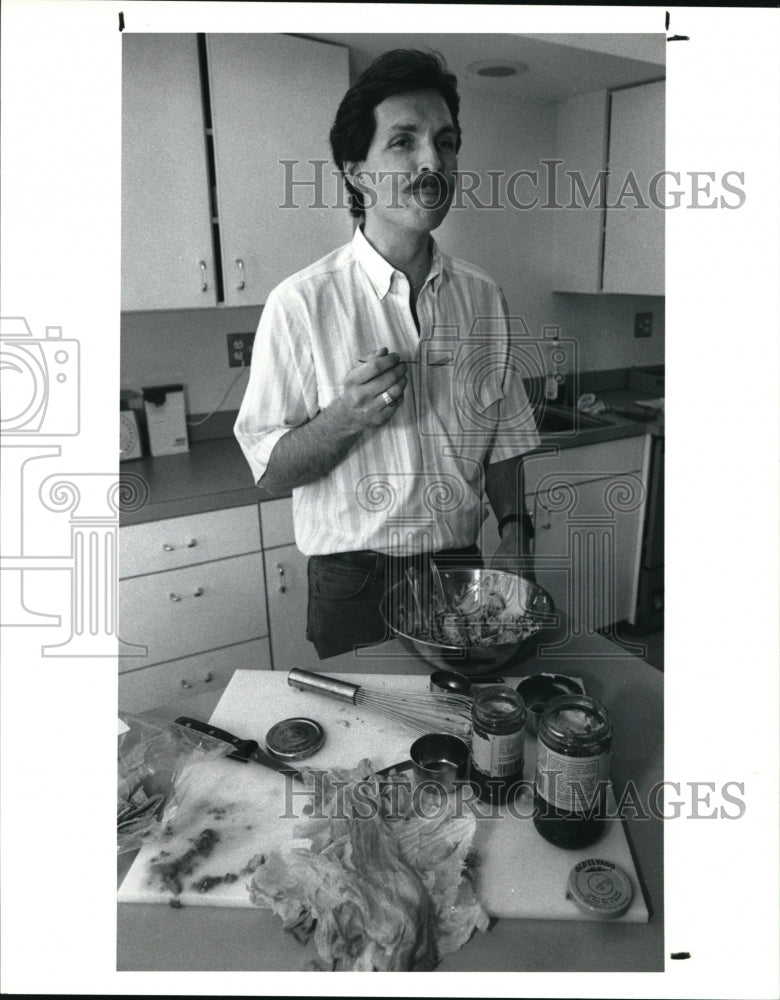 1990 Press Photo Profile Trapper Jack Elliot air personality of WLTF-FM 106.5 - Historic Images