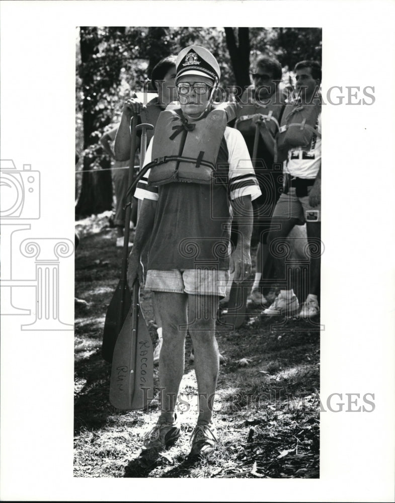 1989 Press Photo George Ernst captain of the Shaker Band Boosters canoe team- Historic Images