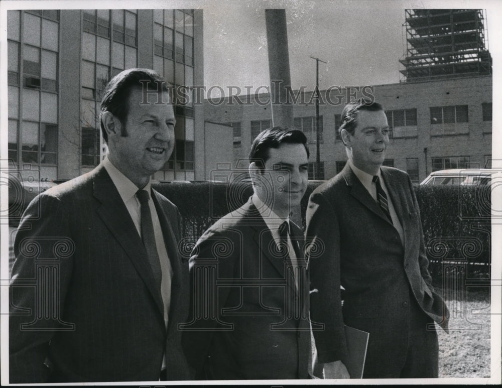 1969 Press Photo Dr. Harold L. Enarson, Richard R. Green and Thomas Killride- Historic Images