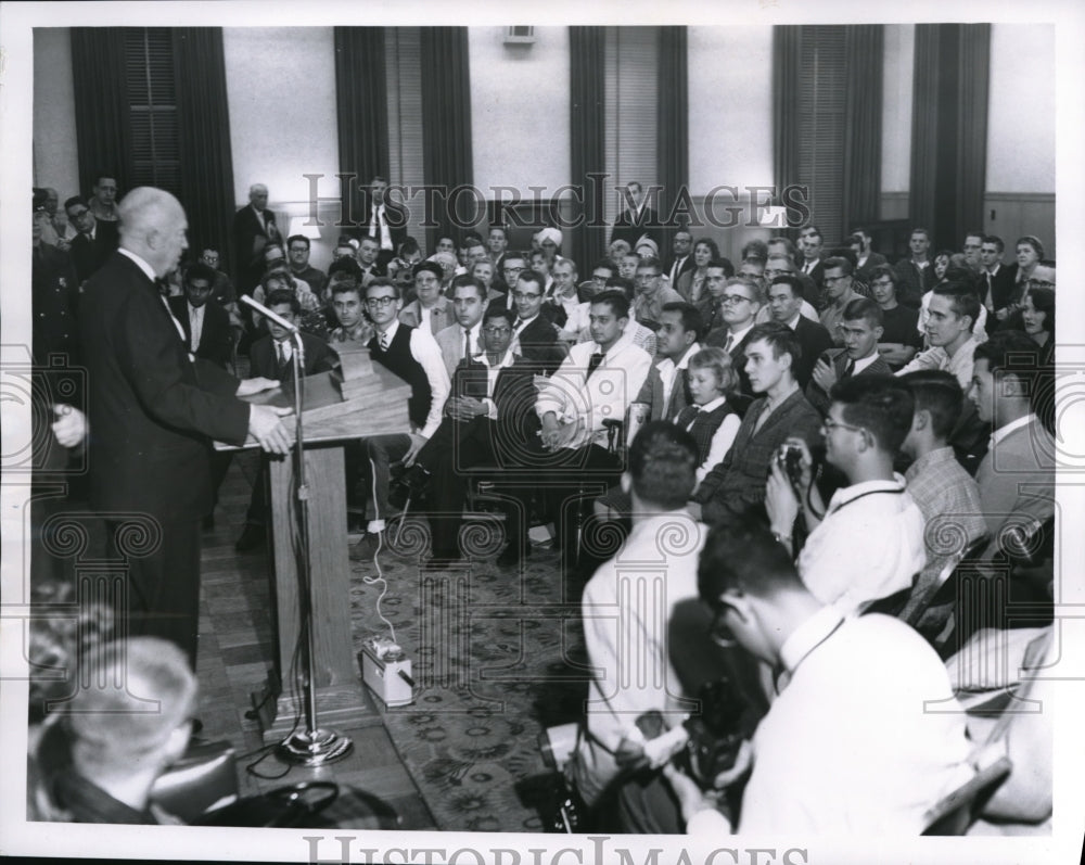 1961 Press Photo Former Pres Dwight D. Eisenhower visits students - cva13363- Historic Images