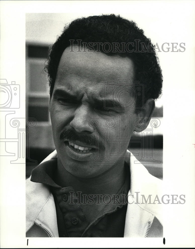 1987 Press Photo Gary Gaines air controller- Historic Images