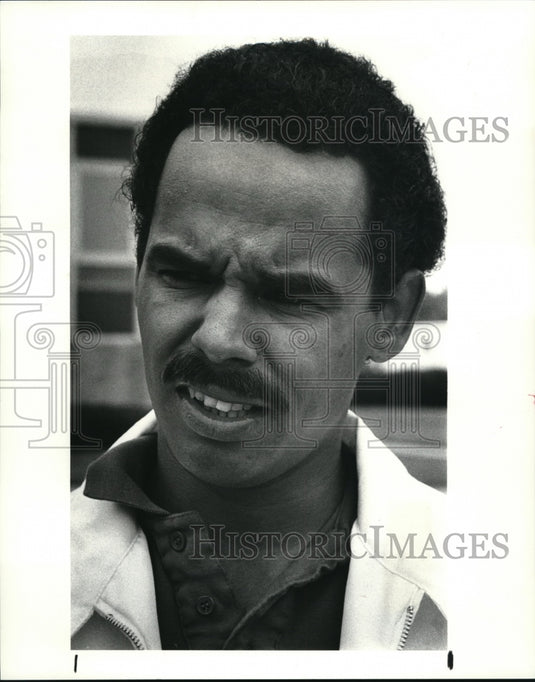 1987 Press Photo Gary Gaines air controller- Historic Images