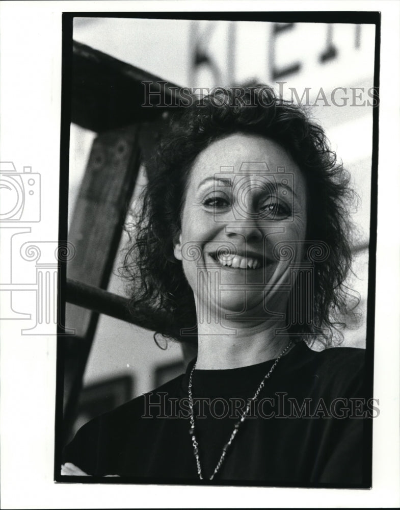 1988 Press Photo Nancy Gabor, NY director who is directing Home to Priam at CWU- Historic Images