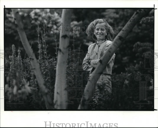 1990 Press Photo Ella M. Foshay Art Historian at Garden Center - Historic Images