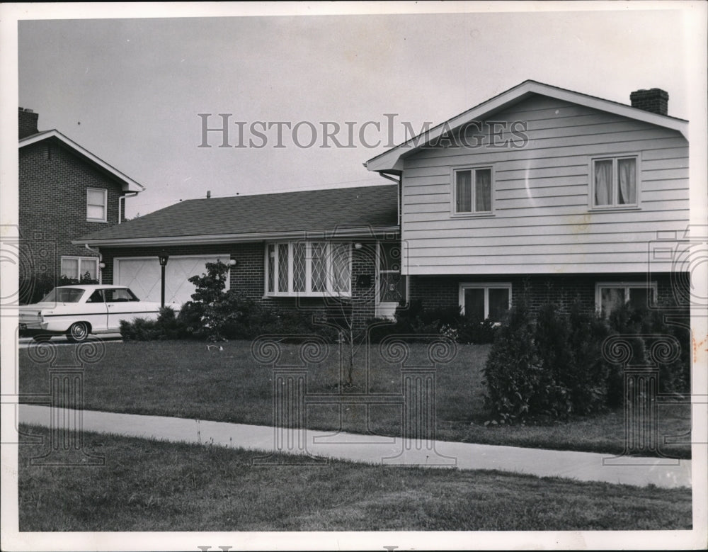 1964 Press Photo Home of Daniel Greene Where Five Shots Fired in Willoughby- Historic Images
