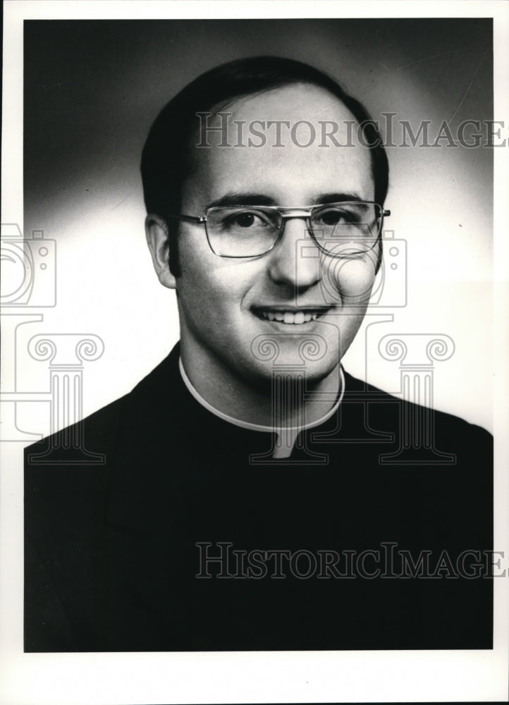 1981 Press Photo Father Gary Gresko- Historic Images