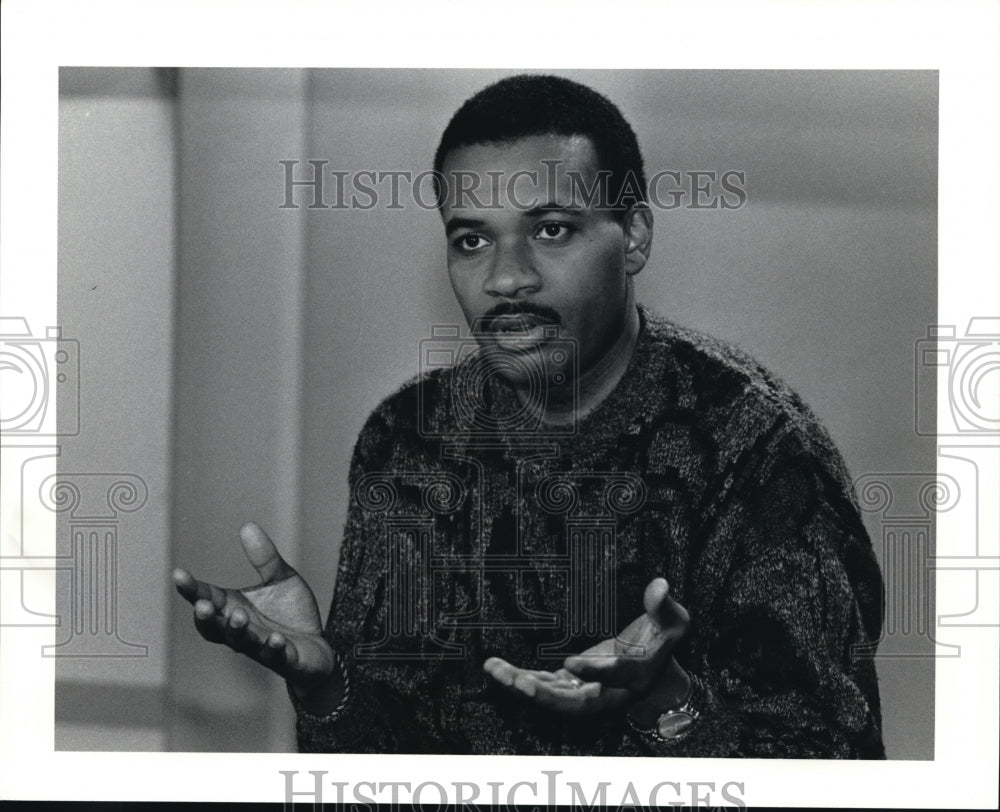 1991 Press Photo Tony Harris TV Entertainment Reporterc- Historic Images