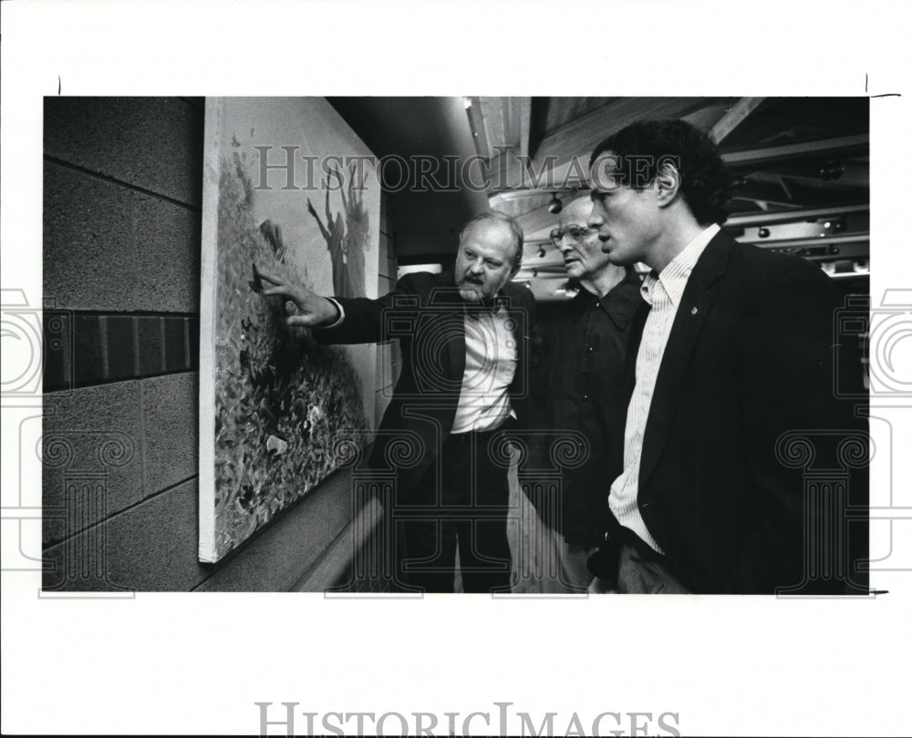 1989 Press Photo Robert Harr with Jack and Peter Guren- Historic Images