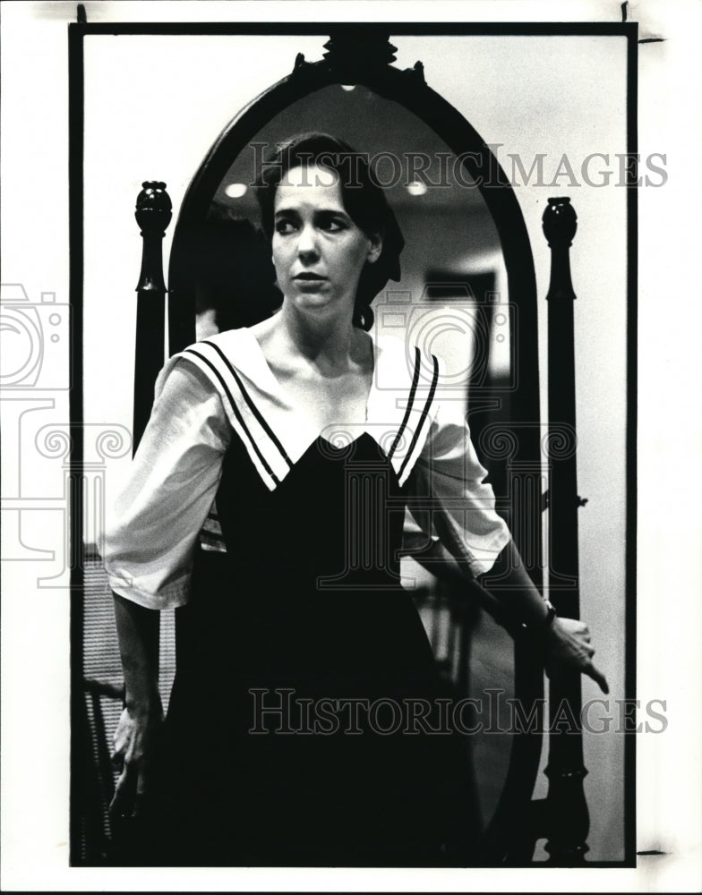 1987 Press Photo The lead role in Hedda Gabler Harriet Harris at the GLSF- Historic Images