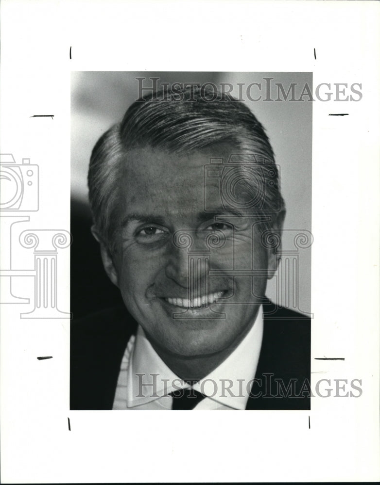 1990 Press Photo George Hamilton American film and television actor- Historic Images
