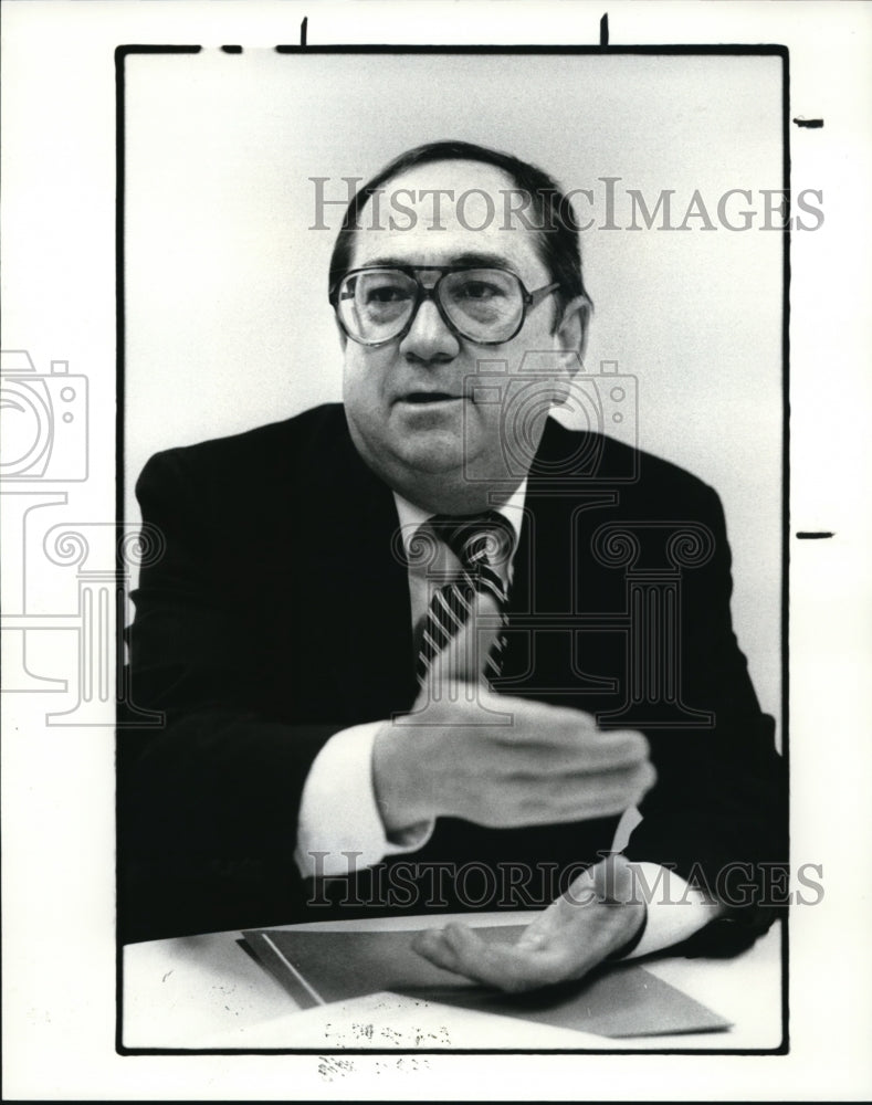 1985 Press Photo Douglas J. Hale, realtor - Historic Images