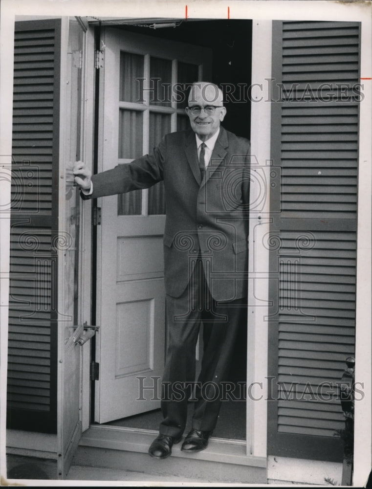 1966 Press Photo Brecksville Dentist, Dr. Thomas J. Hill - Historic Images