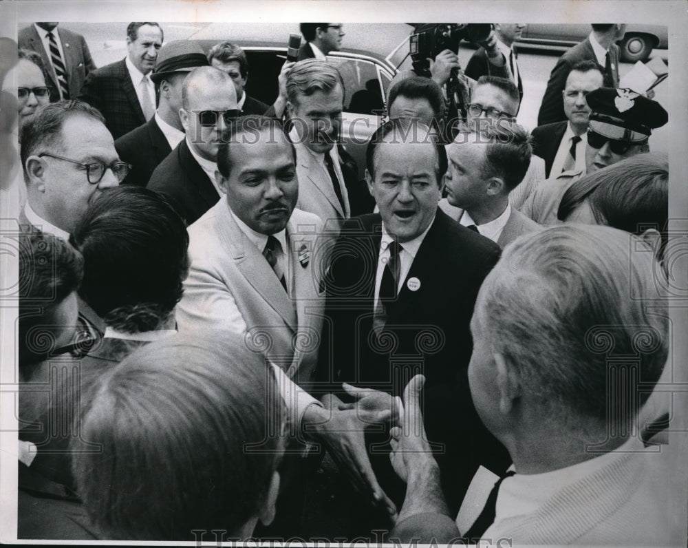 1968 Press Photo V.P. Hubert H. Humphrey, Pres Campaign 1968 visit in Cleveland- Historic Images