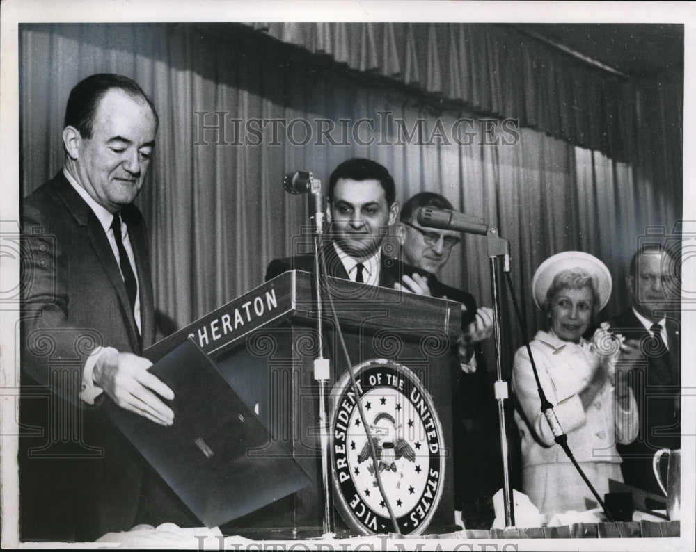 1966 Press Photo VP &amp; Mrs. Hubert Humphrey, Dino Sanni, Mayor Locher, A. Porter- Historic Images