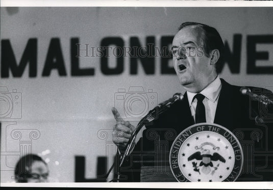 1968 Press Photo Vice Pres. Hubert Humphrey at Malone College - cva18049- Historic Images