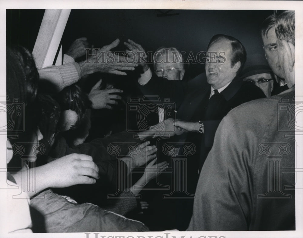 1968 Press Photo Vice Pres Hubert H Humphrey Presidential campaign in Brooklyn.- Historic Images