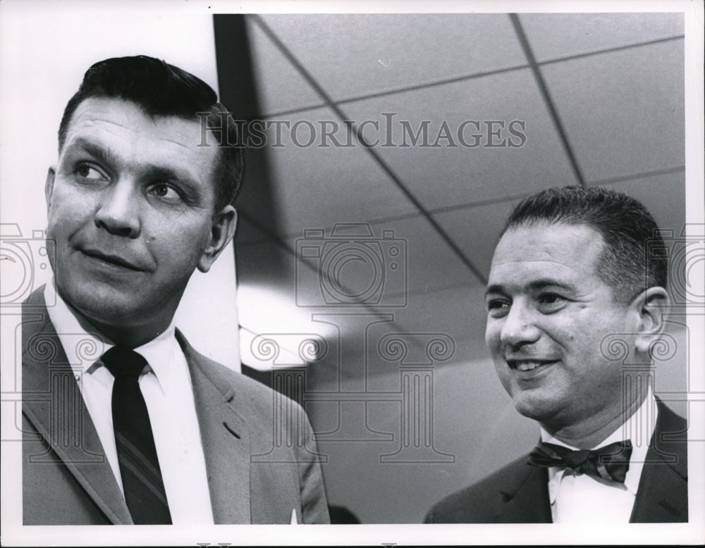 1964 Press Photo GOP County Vice Chairman Robert E. Hughes &amp; Alvin Krenzler- Historic Images
