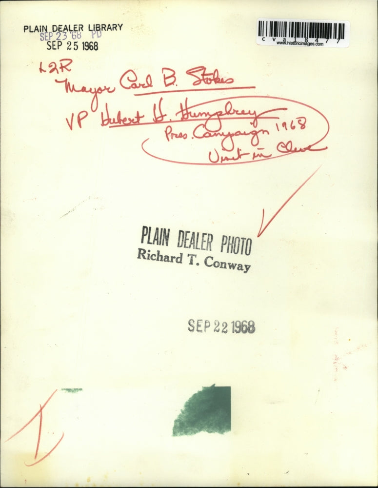 1968 Press Photo Vice President Hubert H. Humphrey w/ Mayor Carl B. Stokes