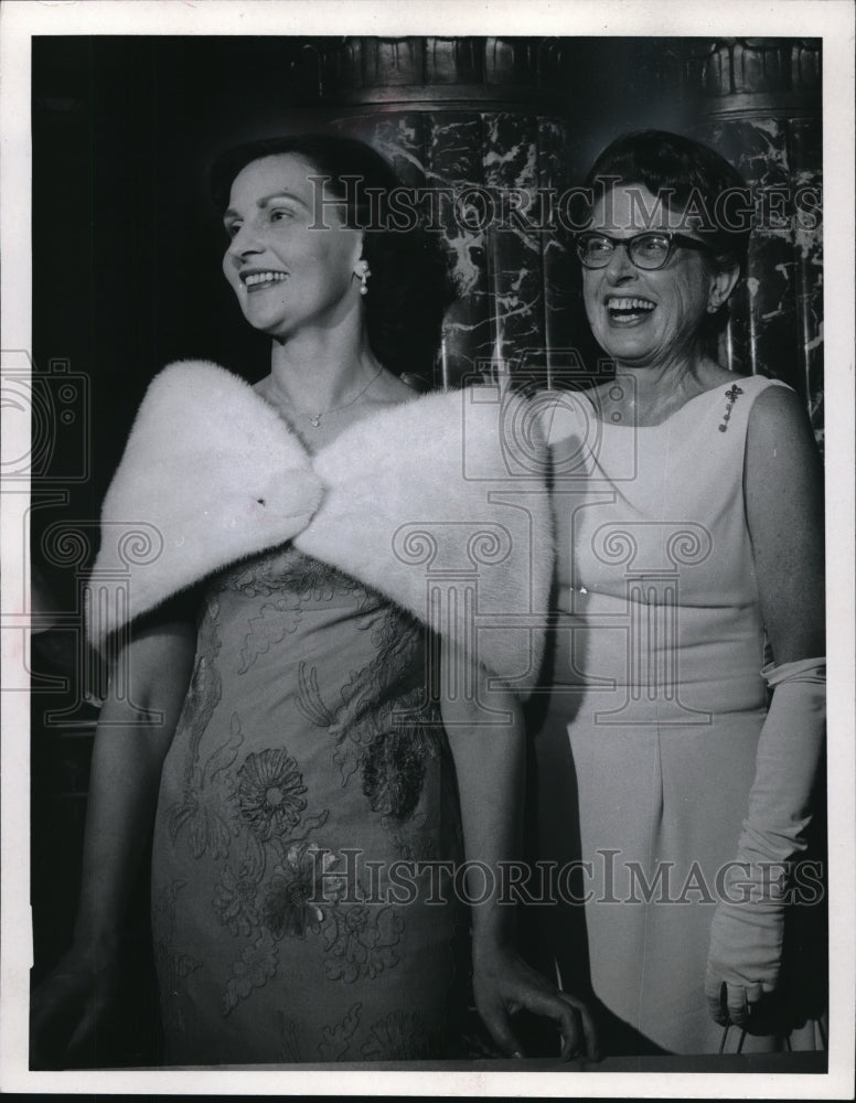 1967 Press Photo Dorothy Humel and Mrs. A. Beverly Barksdale. - cva18552- Historic Images
