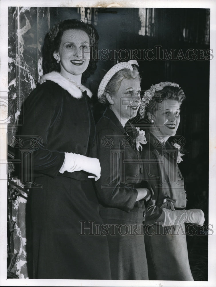 1960 Press Photo Dorothy Humel Mrs Sterling Neale and Mrs Norman Goldsword- Historic Images