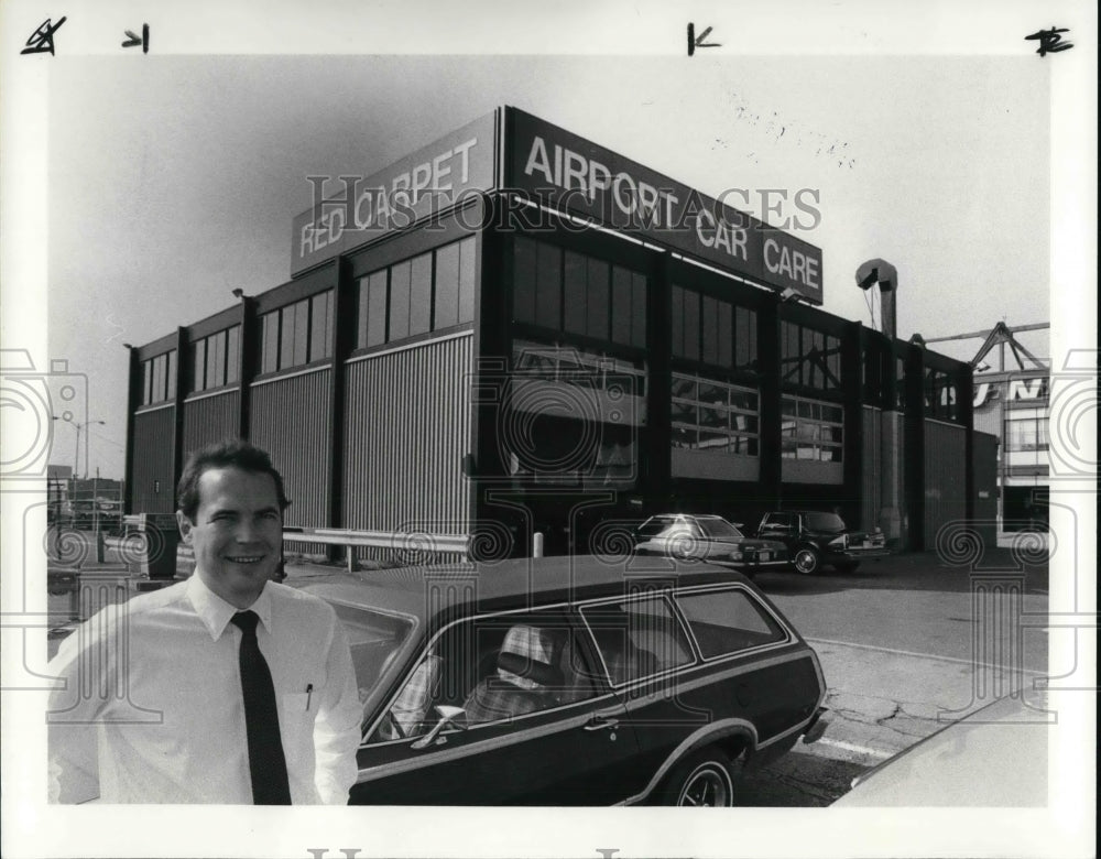 1984 Press Photo Martin R. Hoke of Red Carpet Car Care- Historic Images