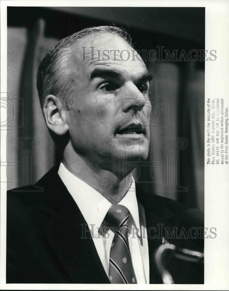 1988 Press Photo Secretary of the Interior of the U.S., Donald P. Hodel- Historic Images