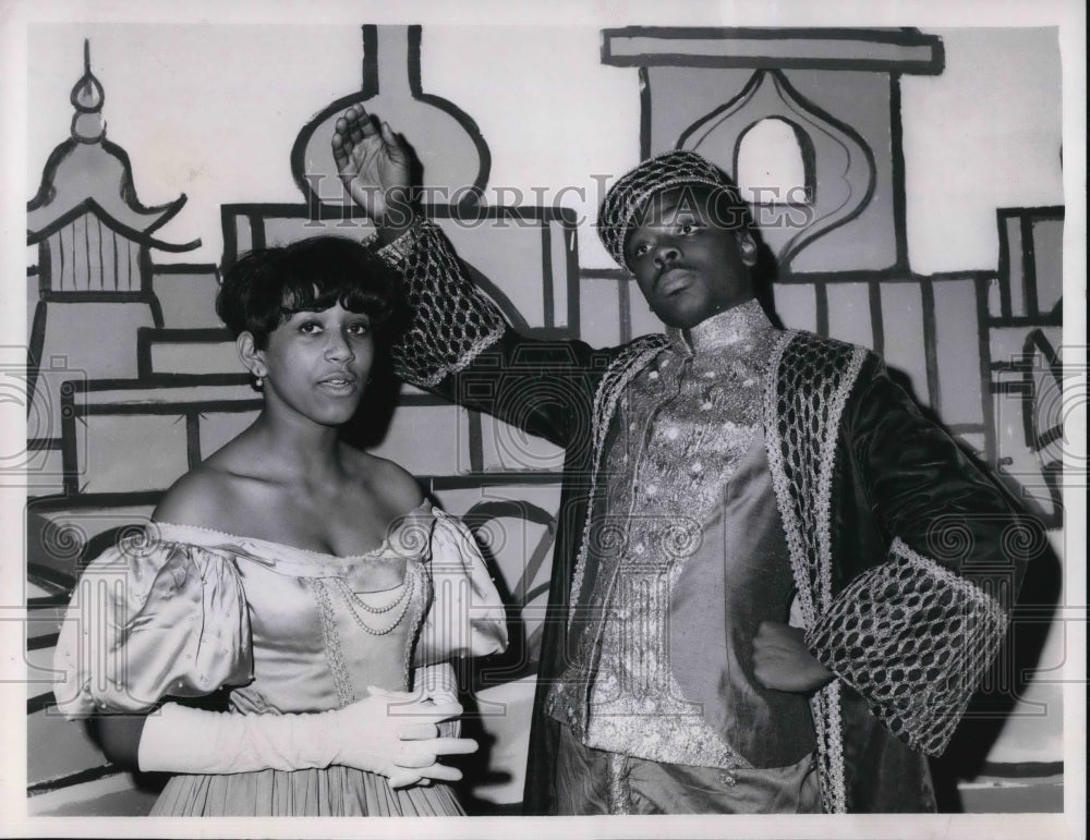 1967 Press Photo Louis Davis &amp; Idolia Johnson in King and I at Glenville High- Historic Images