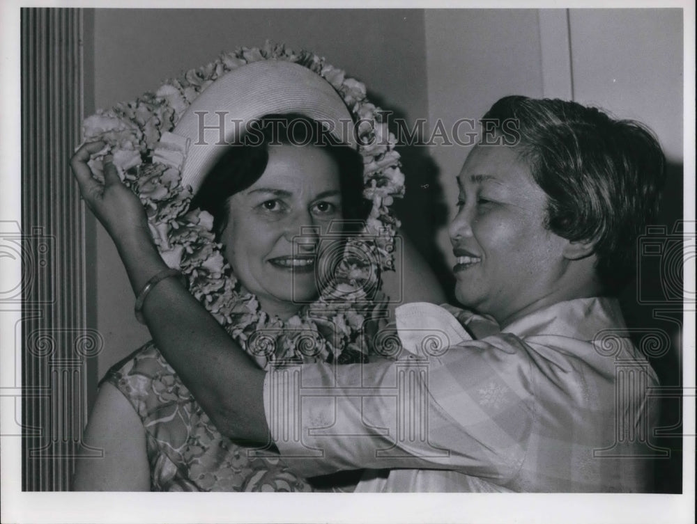 1964 Press Photo Mrs Lyndon B Johnson In Cleveland Ohio - cva19651- Historic Images