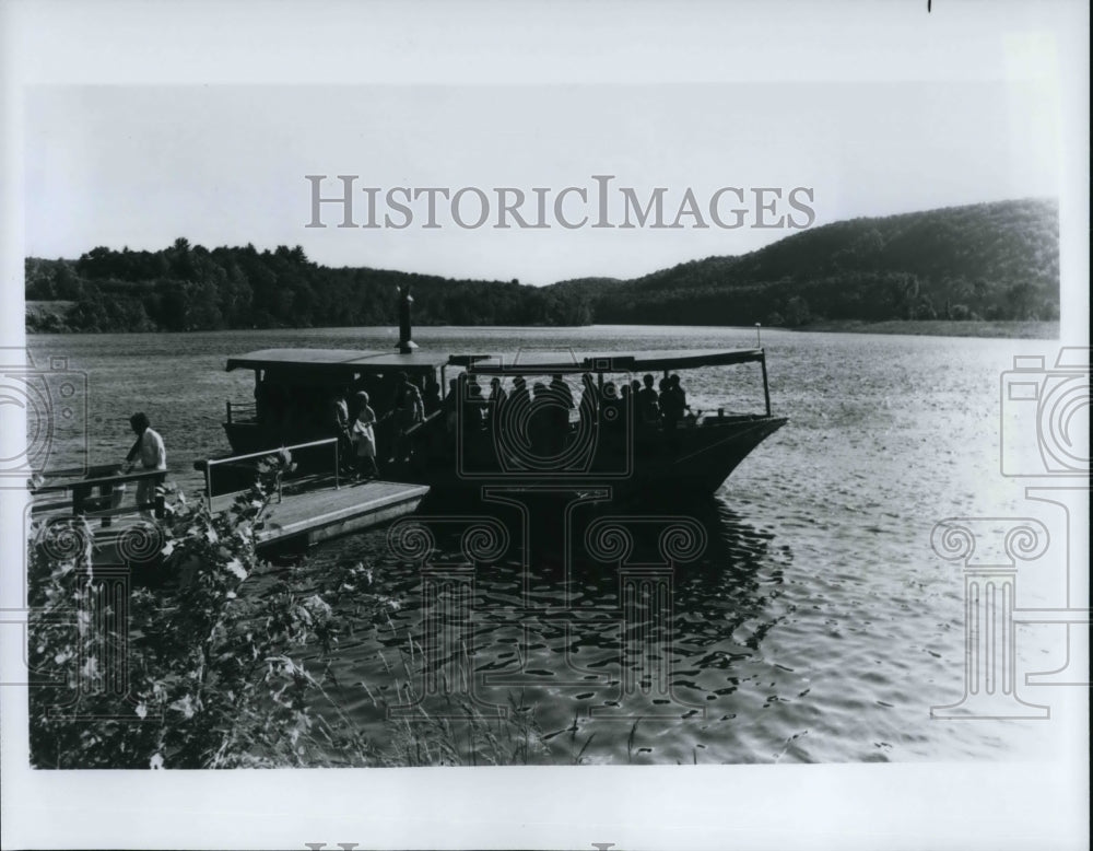  Press Photo The Quinnetukut II, provides a cruise on Connecticut River - Historic Images