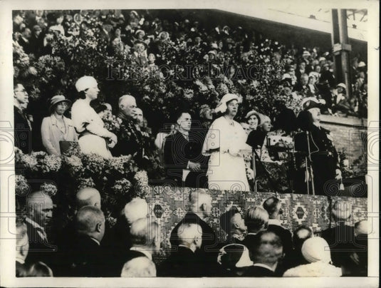 1933 Press Photo Queen Wilhelmina during the anniversary ceremony - cva20313- Historic Images